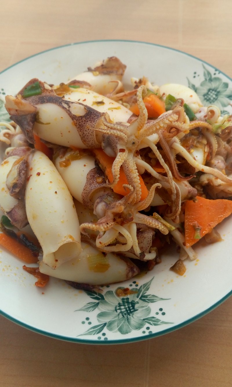 香辣小鱿鱼十大做法，美味秘诀全解析-图1