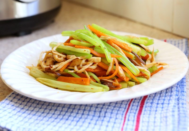 干煸芹菜丝十种家常做法，美味又下饭-图8