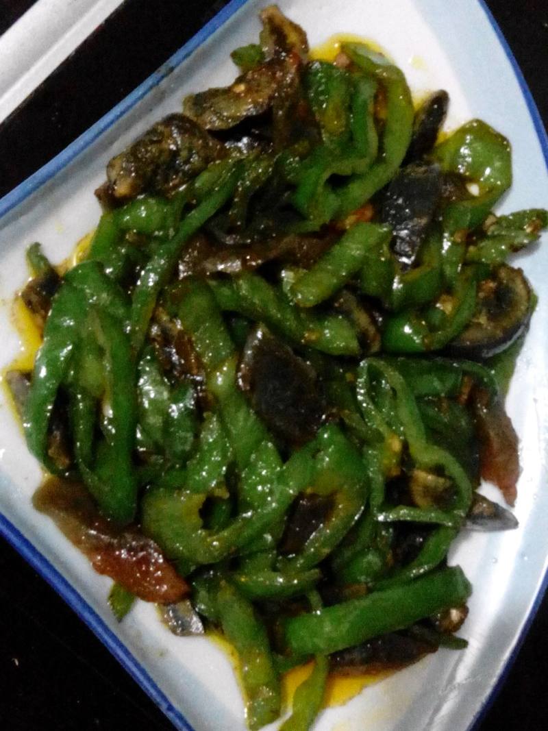 辣椒炒皮蛋绝味秘诀，三步做出饭店级美味-图5