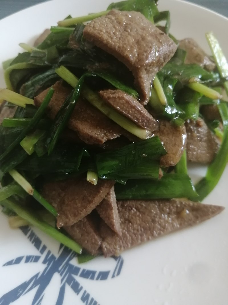 韭黄炒郡肝：配料与家常做法详解-图1