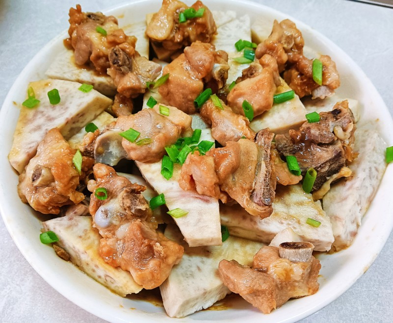 芋头烧排骨最正宗做法，家常美味轻松学-图1