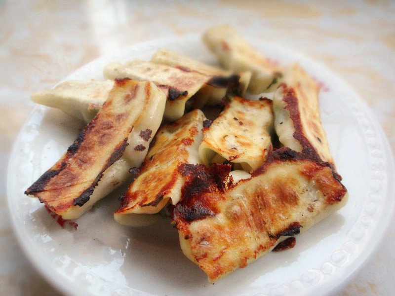 笋肉锅贴：家常美味，外酥里嫩做法详解-图4