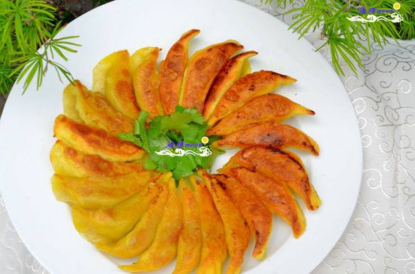 笋肉锅贴：家常美味，外酥里嫩做法详解-图5