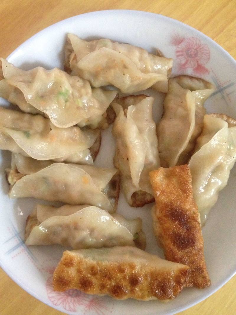 笋肉锅贴：家常美味，外酥里嫩做法详解-图6