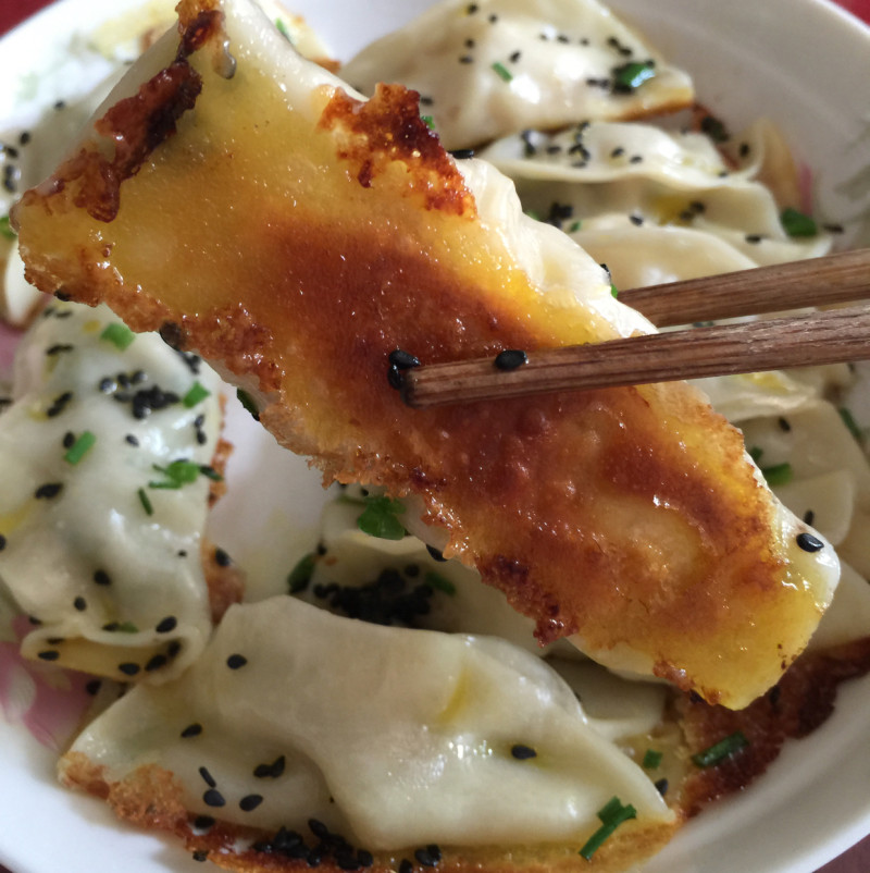 笋肉锅贴：家常美味，外酥里嫩做法详解-图7