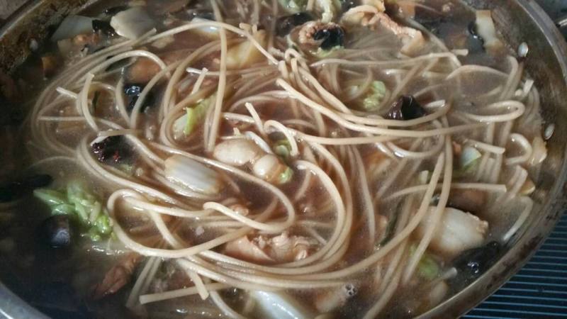 蒜黄炖粉条的正确做法，鲜香滑嫩超下饭-图4