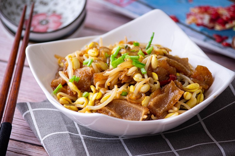 蒜黄炖粉条的正确做法，鲜香滑嫩超下饭-图6