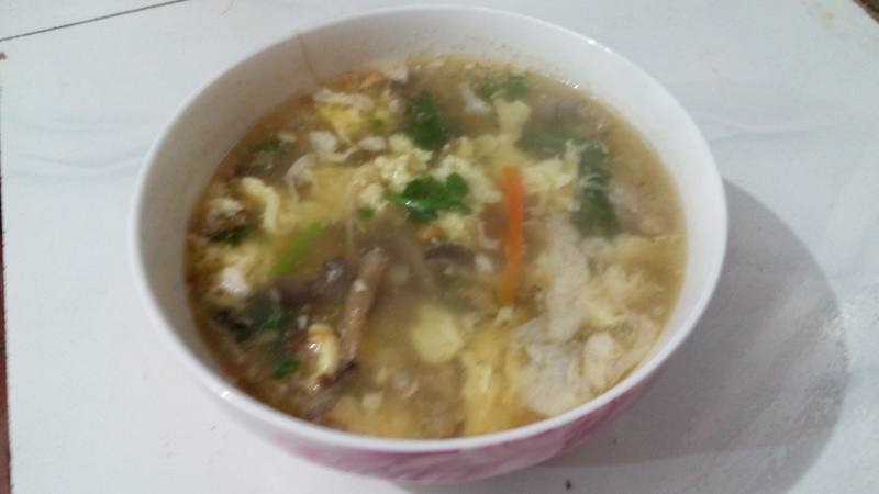 家常番茄蘑菇汤做法，鲜美开胃又营养-图1