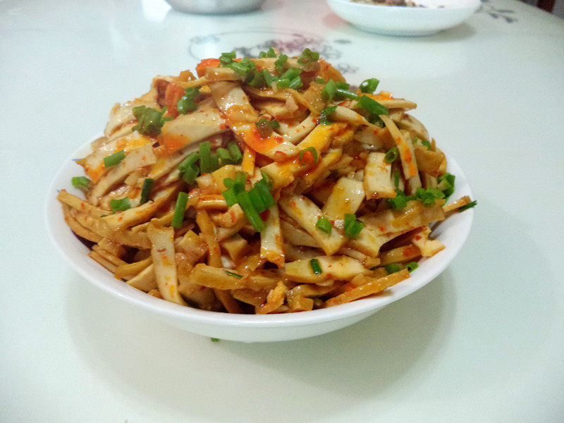 小炒熏干：家常做法，鲜香下饭秘诀-图3