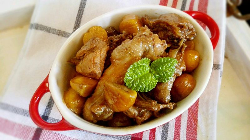 板栗烧鸭腿家常做法，鲜香软糯超下饭