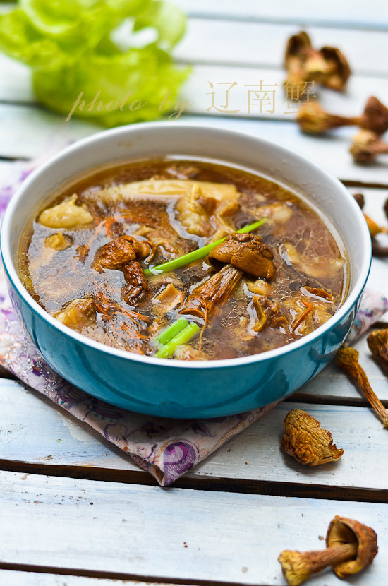 肉炖松蘑：家常做法，鲜香软烂超下饭