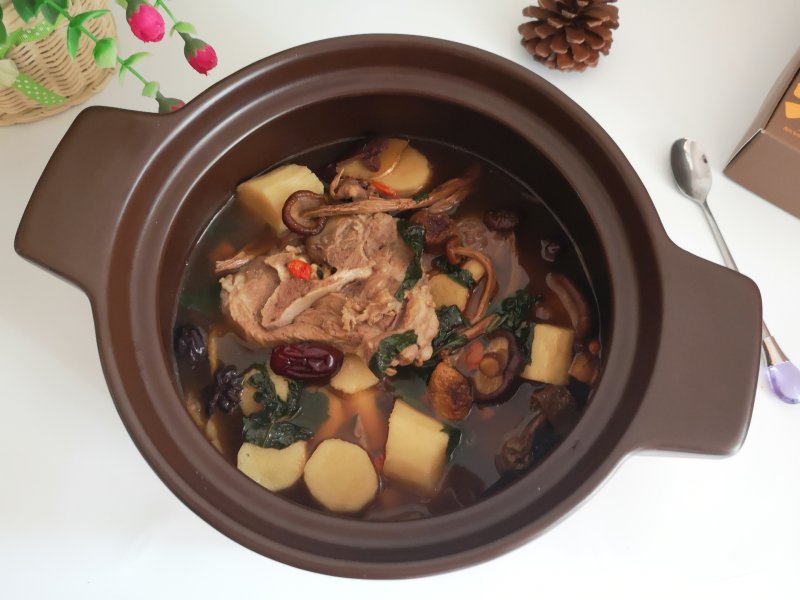 家常猪蹄山药汤：必备配料与做法详解