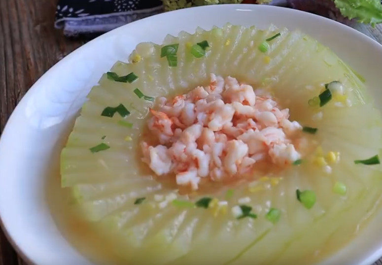 虾仁蒸丝瓜十种绝味做法，鲜嫩爽口一学就会