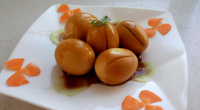 自制卤蛋秘诀：三步做出香浓入味家常味