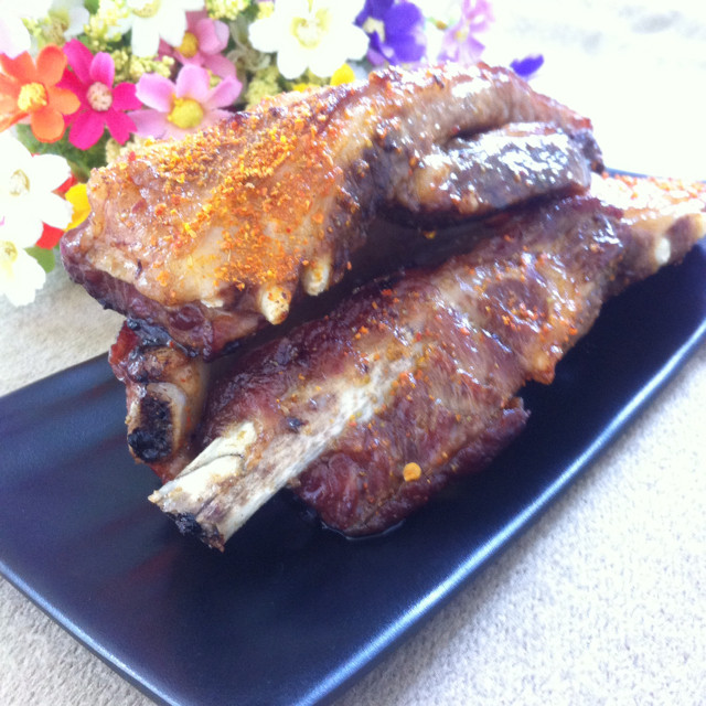 烤猪大排正宗做法大揭秘，香嫩多汁一学就会