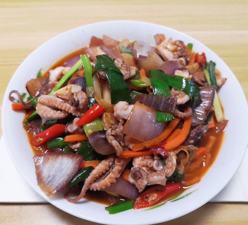 正宗爆炒八爪鱼：家常做法与配料详解