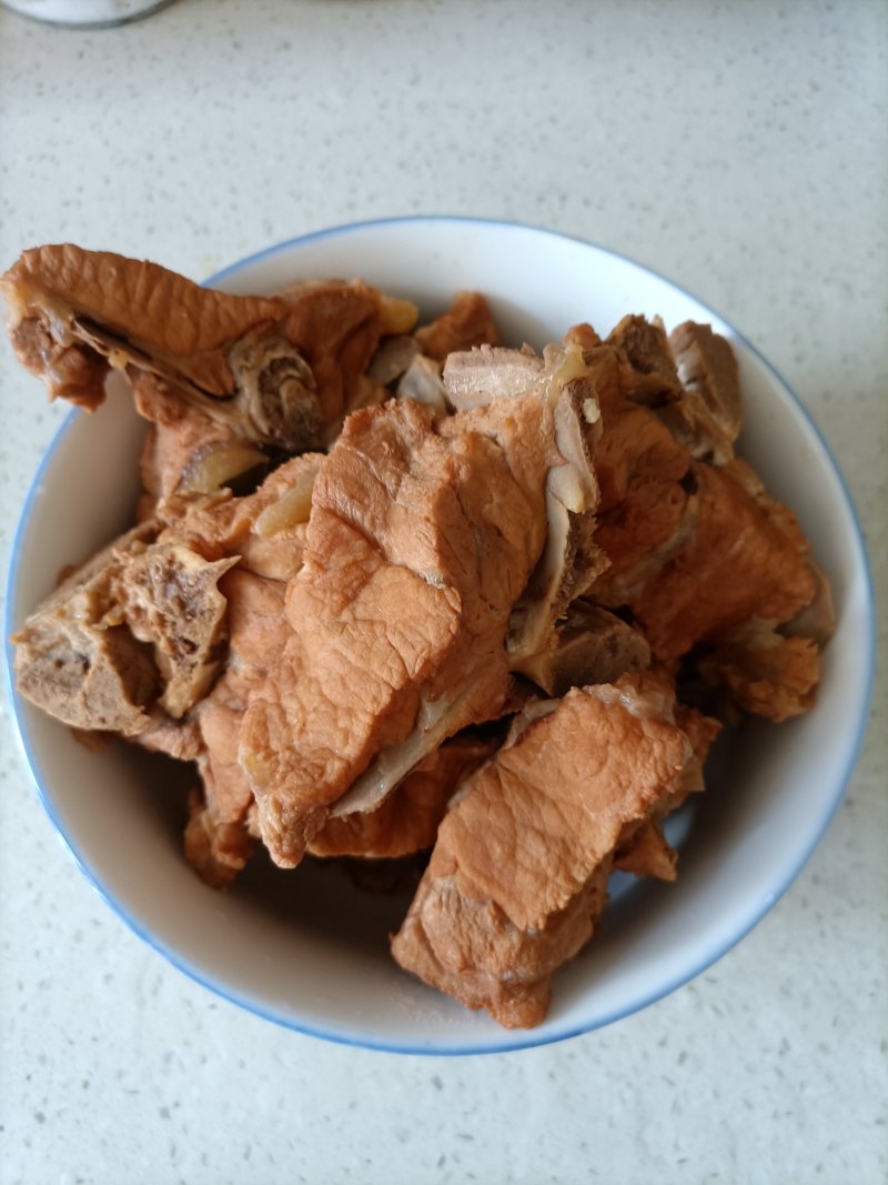 酱香鸡架做法全解析，轻松复刻美味