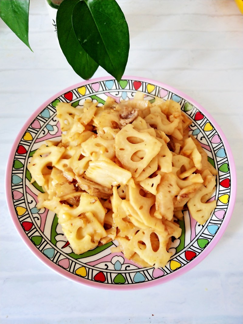 正宗牛肉炒藕片做法详解，鲜香脆嫩的家常美味