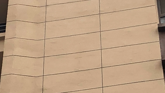 外墙不平整是正常现象吗?3点分析帮你快速判断