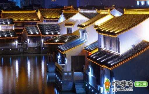 玉琯岩三绝:字小如蝇头