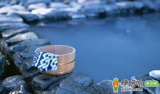 泡温泉抓紧补水!泡温泉时吃什么最好?