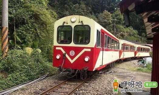 乘坐火车出行必知!8个关键注意细节,让旅途更安心