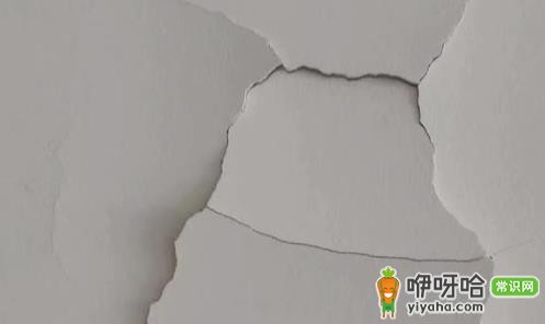 刚装修完墙面小裂纹正常吗?3大原因解析