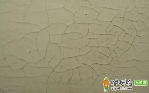 刚装修完墙面小裂纹正常吗?3大原因解析