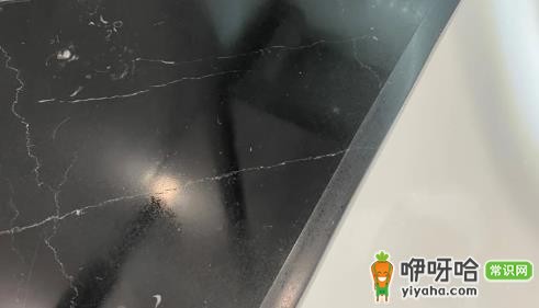 黑色大理石腐蚀变白能擦油吗?3个实用修复建议