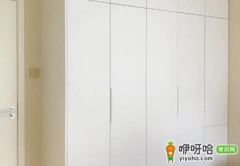 衣柜一门到顶和分体价格一样吗?3大因素对比解析