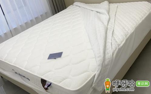 新床垫气味重晾一周可以睡吗?