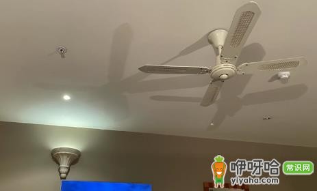 老式吊扇一般多少瓦?常见功率25-60瓦(附耗电参考)