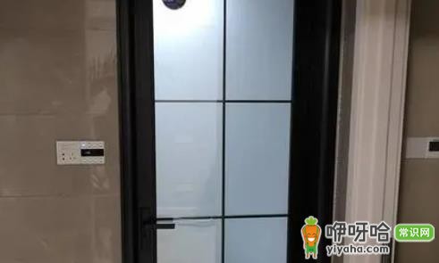 卫生间门用1.0还是1.2厚度?哪个更好更耐用?