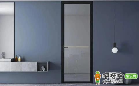 装修卫生间门顺序:先贴瓷砖还是先安门?