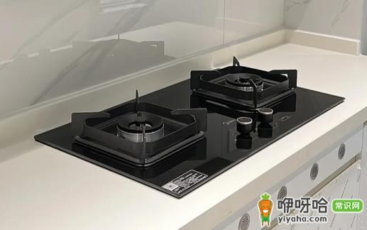 燃气灶电池用几个?是一边一个吗?