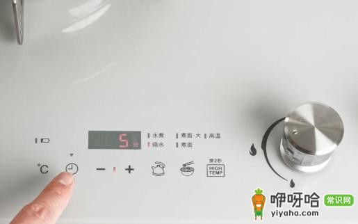 燃气灶电池用几个?是一边一个吗?