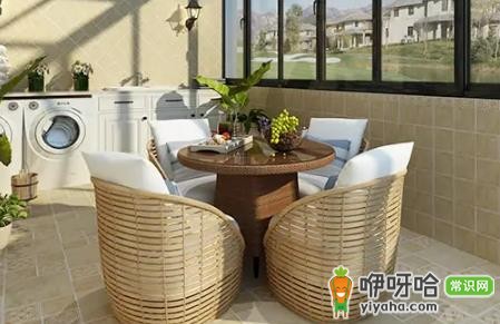 阳台贴墙砖还是刷白哪种好？2024装修实用指南