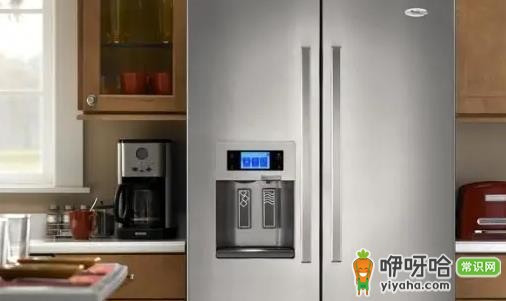 冰箱漏水接水盘在哪?3种常见位置快速找