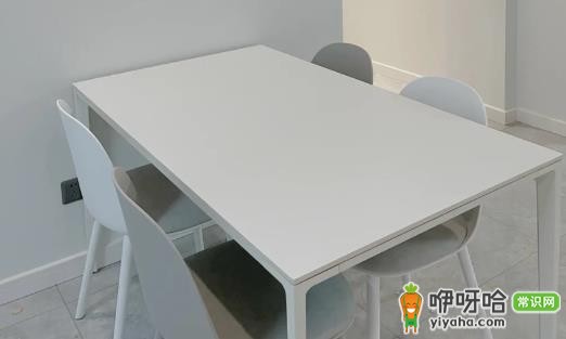 依诺岩板和德利丰岩板哪个好2024最新对比