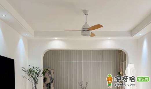 吊顶上方墙面需要处理吗?3个关键原因解析