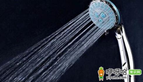 淋浴喷头需要定期更换吗?一般多久换一次最合适?