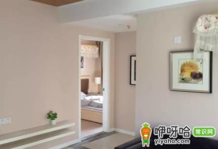 乳胶漆和墙布哪个更耐用?3点对比见分晓