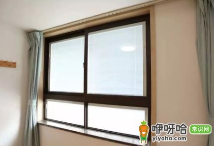 怎么去除窗框上的风化胶带?3种简单有效方法