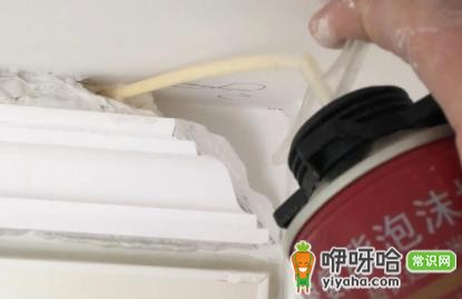 木门框泡沫胶怎么擦?3种有效去除方法