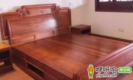 清漆挥发时间:床上刷清漆后多久散味?一般3-7天