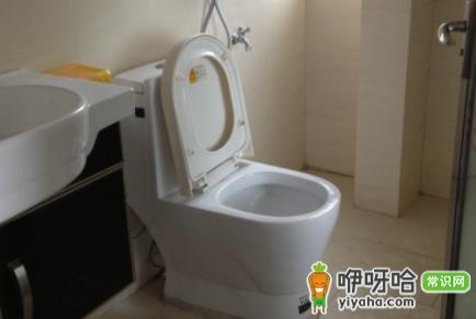 马桶边距墙多少合适?300/400mm常见标准尺寸及最佳距离