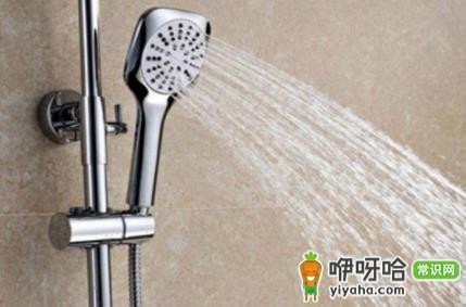 花洒底座离地面多高?常见标准高度1.1-1.2米参考