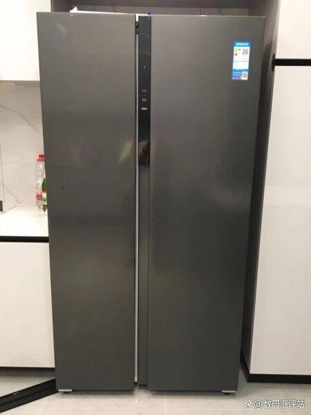 美的550冰箱和米家700L哪款质量好？多个方面对比，答案一目了然