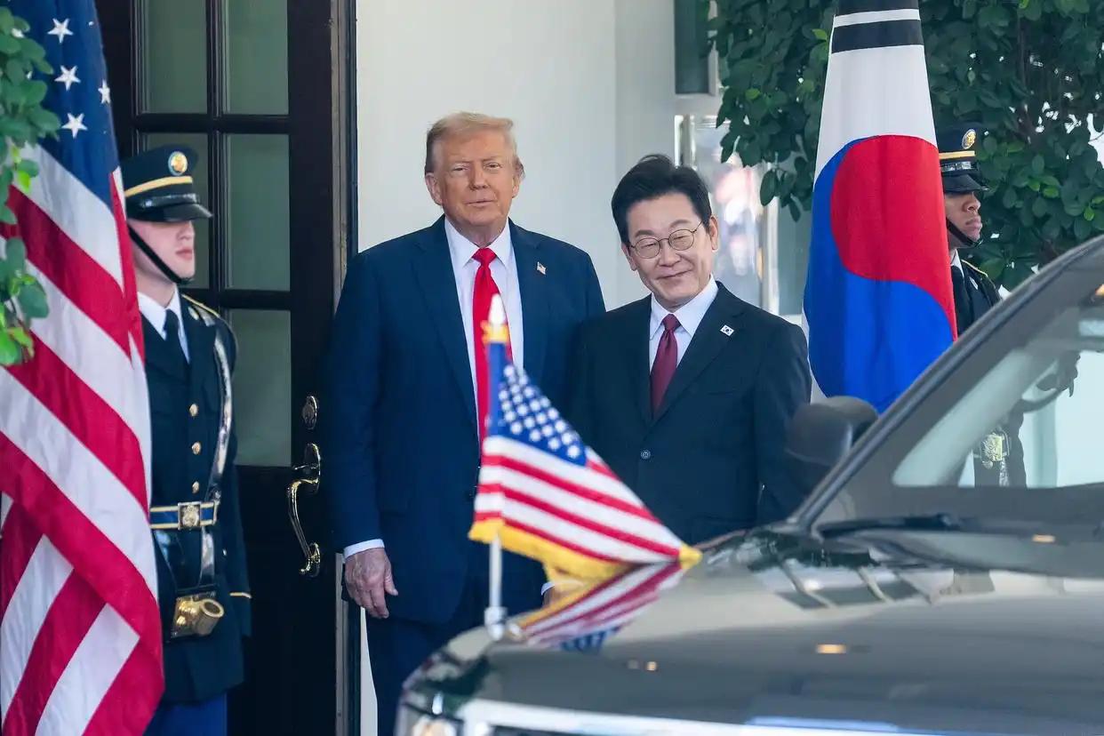 特朗普：李在明可以跟我一起访华