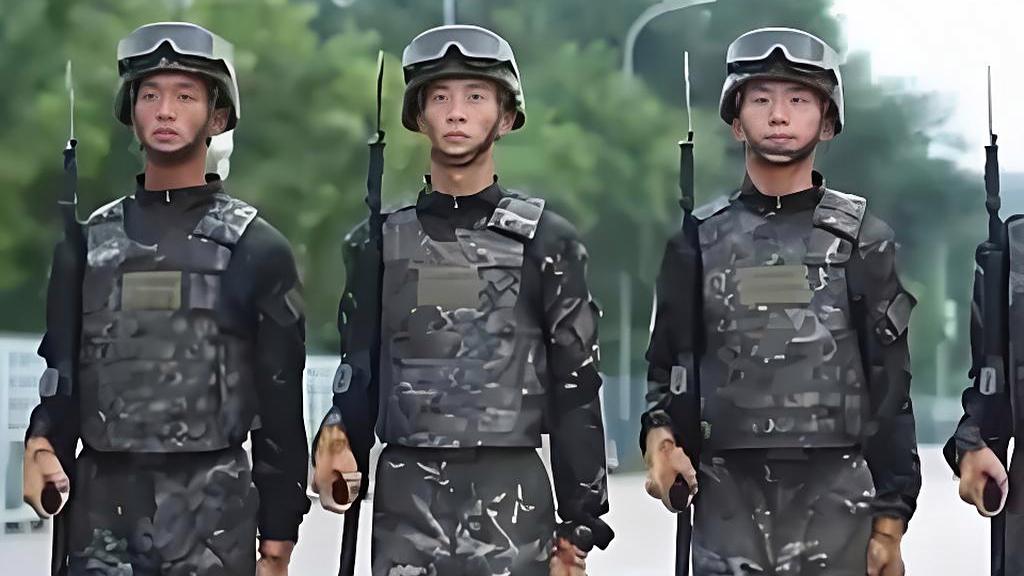 受阅官兵劈枪训练有多帅